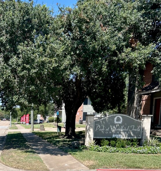 Building Photo - 7058 W Gulf Bank Rd