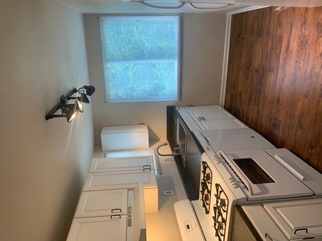 Building Photo - 4385 Coleridge St