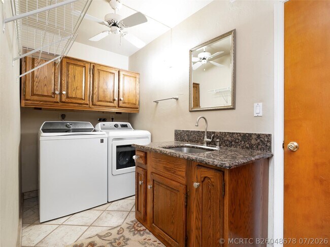 Building Photo - 6556 NW 87th Ave