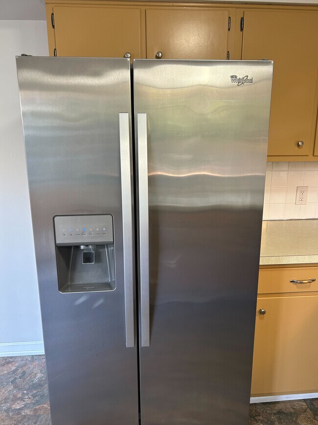 Building Photo - 100 Brittany Dr