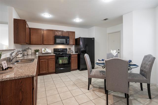 Building Photo - 1505 Lone Pine Dr