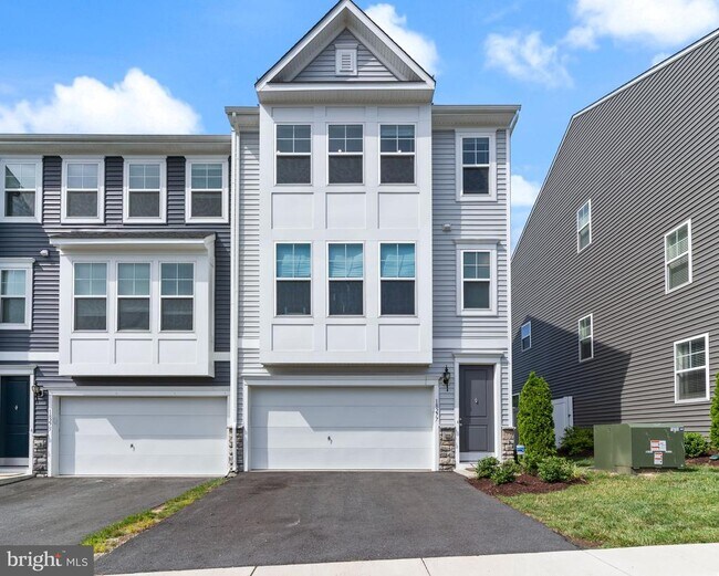 Building Photo - 18277 Summit Pointe Dr