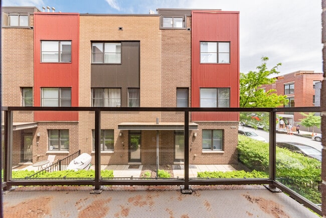 Building Photo - 648 W 16th St