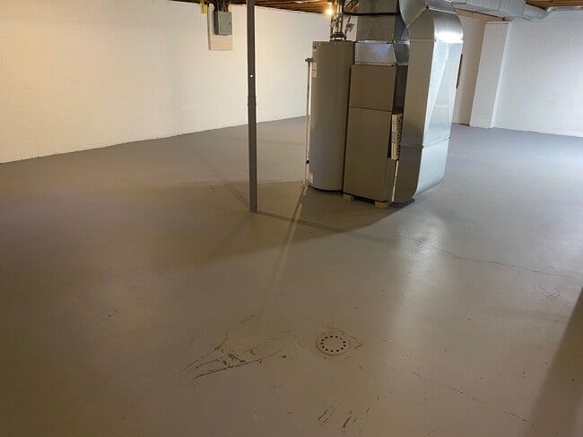 Building Photo - 2218-20-2220 Midland Dr