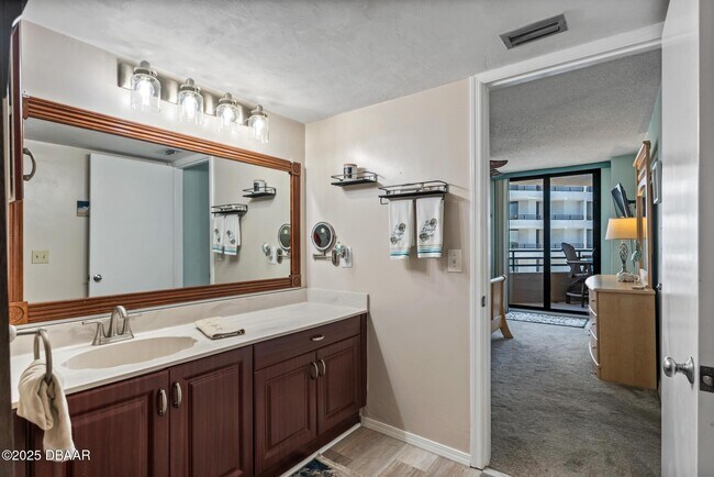 Building Photo - 3023 S Atlantic Ave