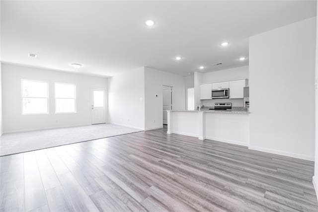 Building Photo - 772 Wellington Dr