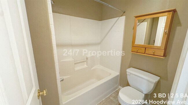 Building Photo - 20264 Hoodview Ave
