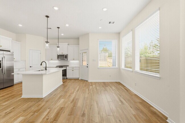 Building Photo - 106 W Coralburst Lp