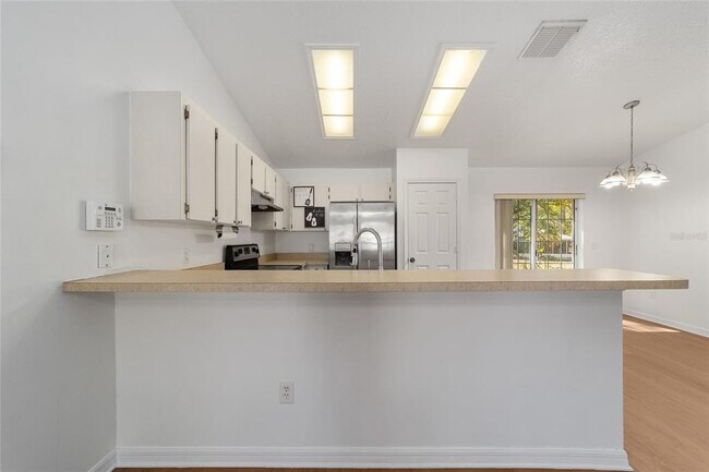 Building Photo - 7184 Hemlock Loop