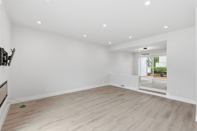 Building Photo - 143 Ortega Ave