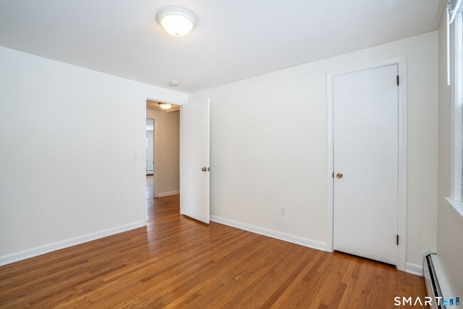 Building Photo - 420 S Main St