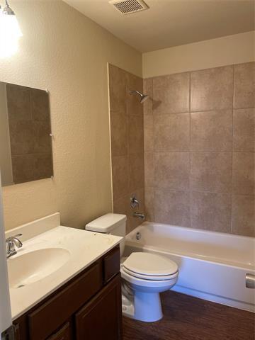 Building Photo - 338 Castleridge Dr