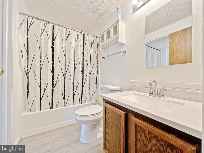 Building Photo - 6001 Rowanberry Dr
