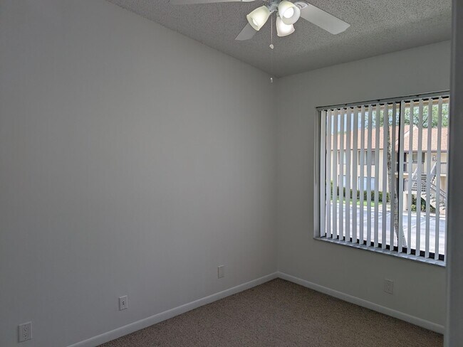 Building Photo - 21951 Soundview Terrace