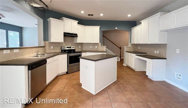 Building Photo - 4707 Shavano Ct