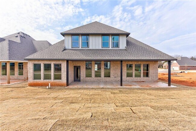 Building Photo - Newer Home + Edmond Schools + 4 bedrooms +...