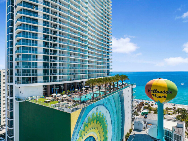 Building Photo - 4111 S Ocean Dr