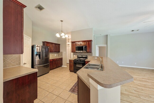 Building Photo - 30627 N Sulphur Creek Dr