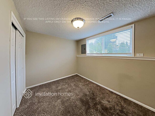 Building Photo - 469 Reiten Rd