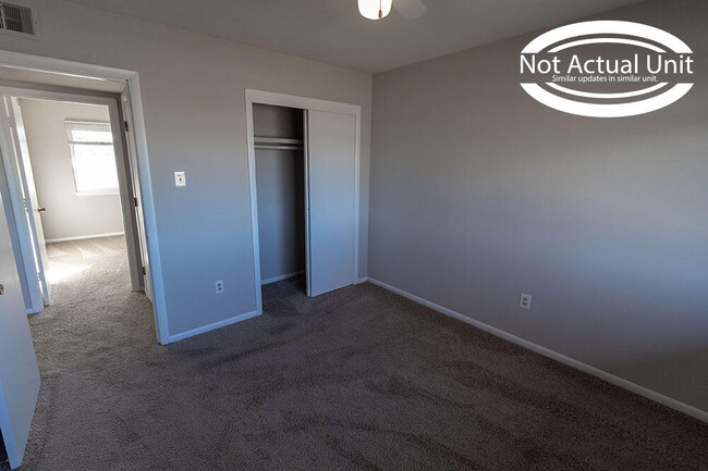 Building Photo - 2924 Leeway Dr