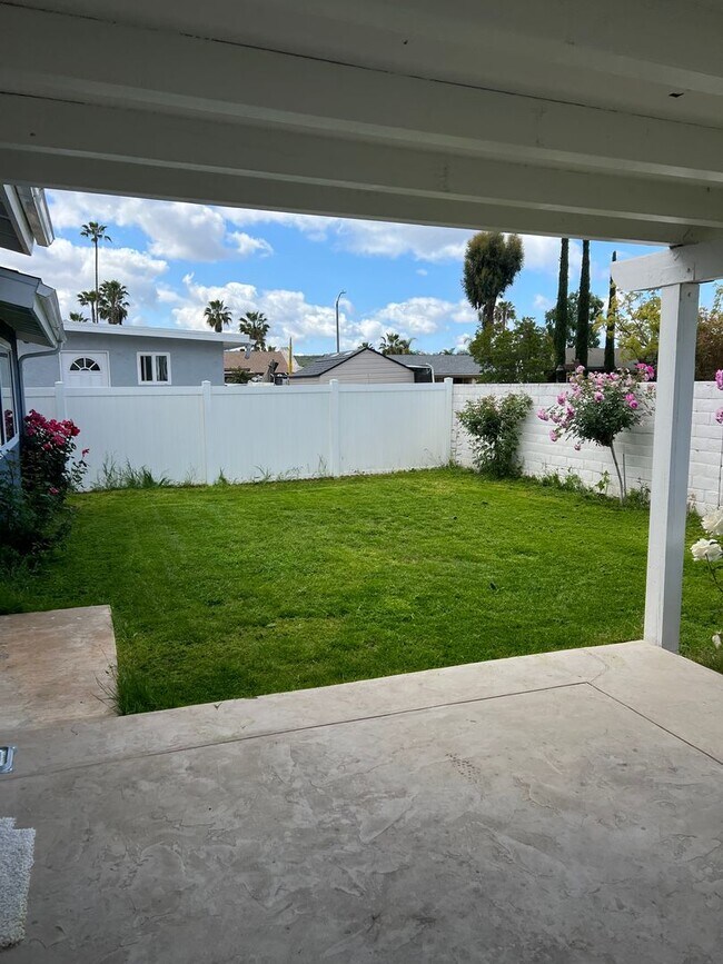 Building Photo - 3 bedroom 2 bath house in Poway