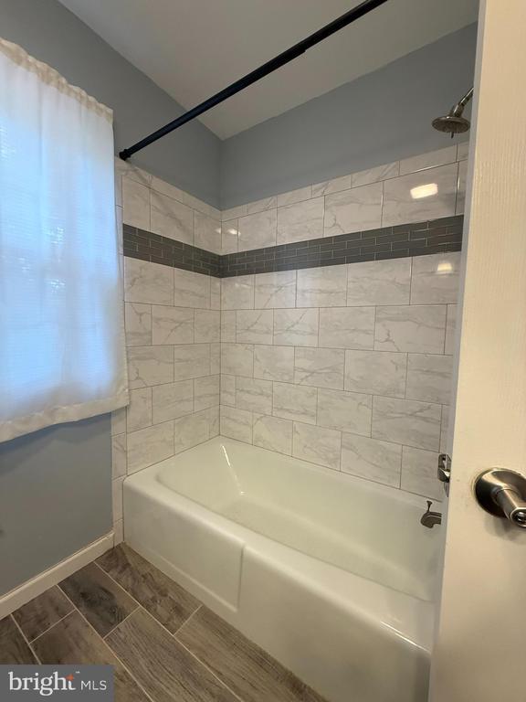 Building Photo - 9613 Ashbourn Dr
