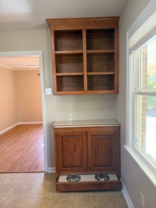 Building Photo - 3 Bedroom/2 Bathroom - Close to SJAFB, Shopping, Restaurants!