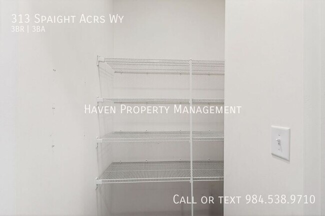 Building Photo - 313 Spaight Acrs Wy