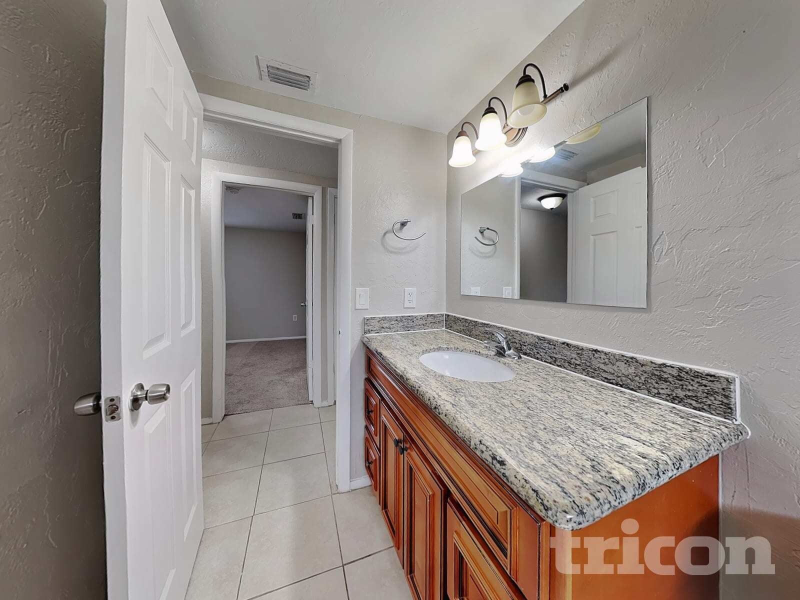 Building Photo - 3007 Bucida Dr