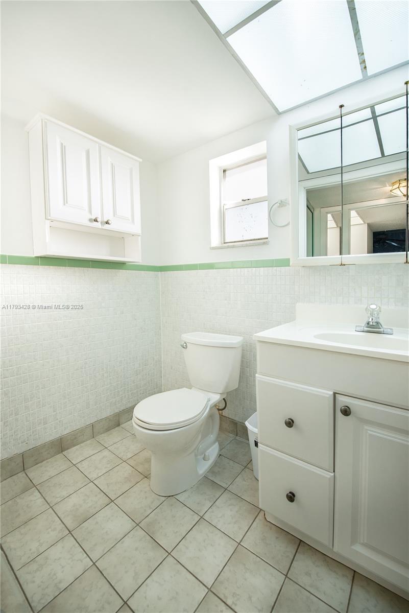 Building Photo - 5100 SW 90th Ave