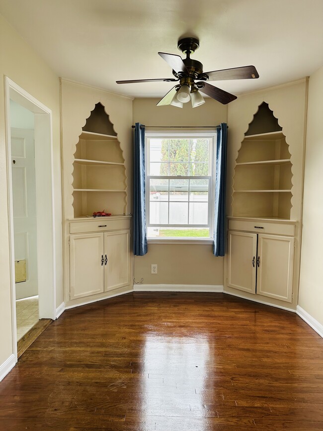 Dining Area - 7361 W Manchester Ave