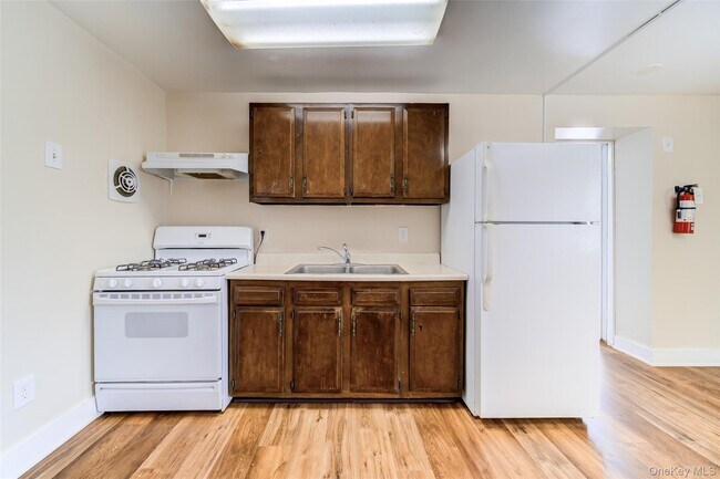 Building Photo - 82 Sprague Ave