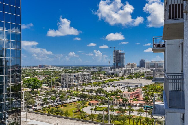 Building Photo - 300 S Australian Ave