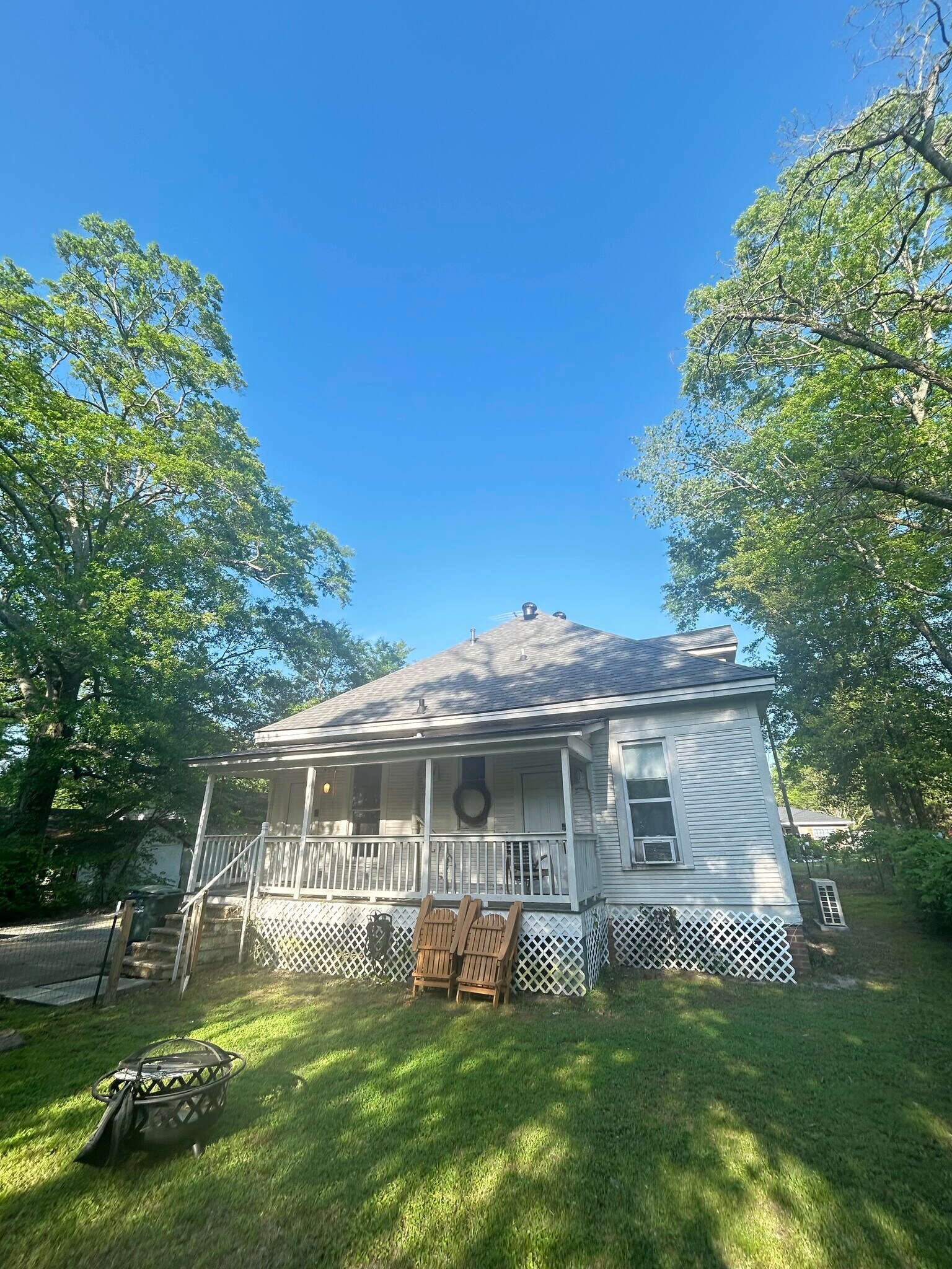 Building Photo - 108 S Farmerville St
