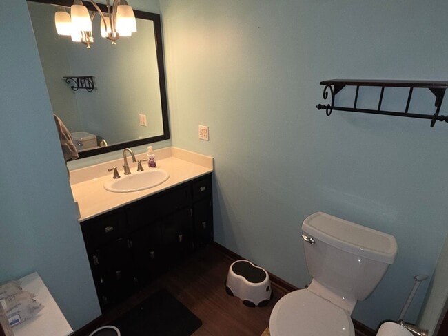 Building Photo - Updated 4 bedroom home in Merton