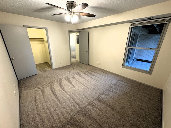 Building Photo - Colony Way Condo! Cable Included! All Bran...