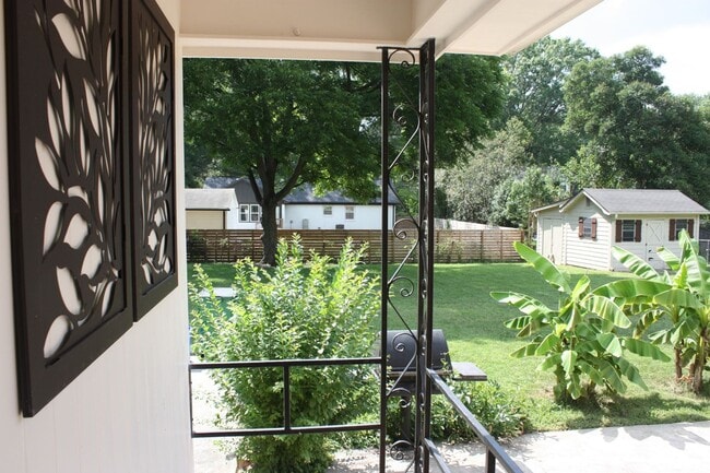 Building Photo - Charming 3BR House in Charlotte