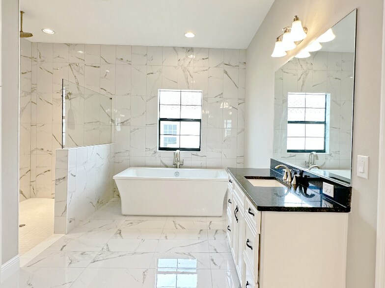 Building Photo - 10530 Meadowrun Dr