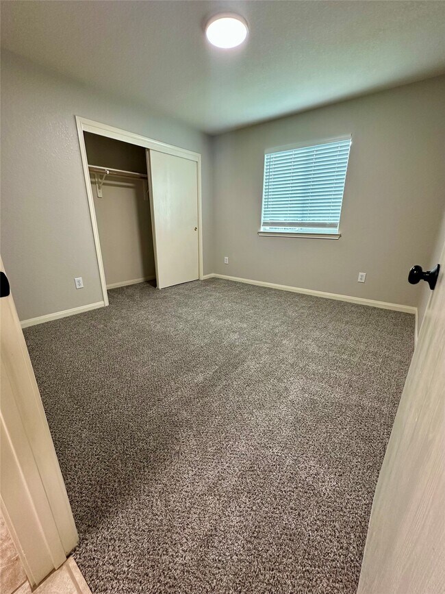 Building Photo - 1039 N Teal Estates Cir