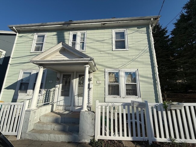 Primary Photo - 76 Fowle St
