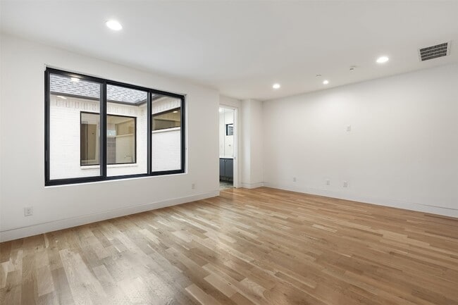 Building Photo - 3526 Asbury St
