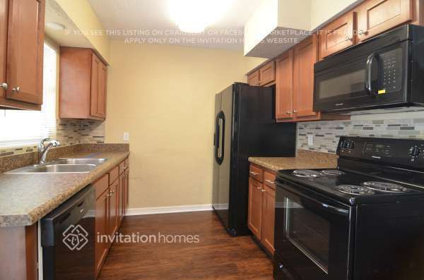 Building Photo - 3655 Searobin Dr SE