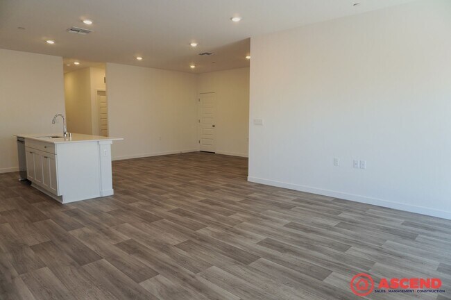 Building Photo - 8206 Wandesford Dr