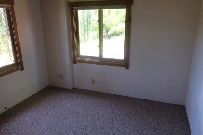 Building Photo - 3601 10th St SE