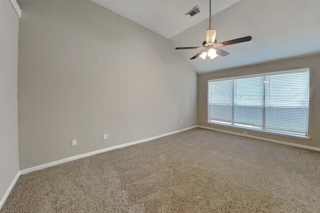 Building Photo - 18002 Golden Ridge Dr