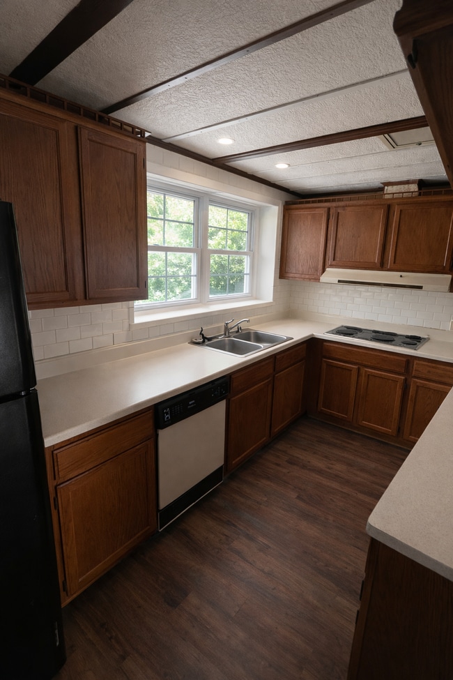 Building Photo - 1379 N Vicha Rd