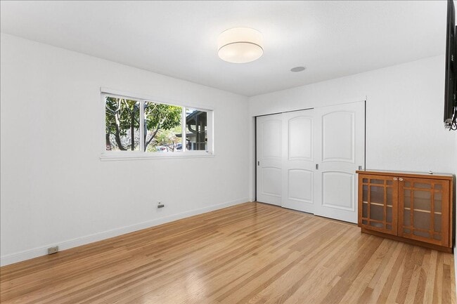 Building Photo - 75 Chadbourne Way