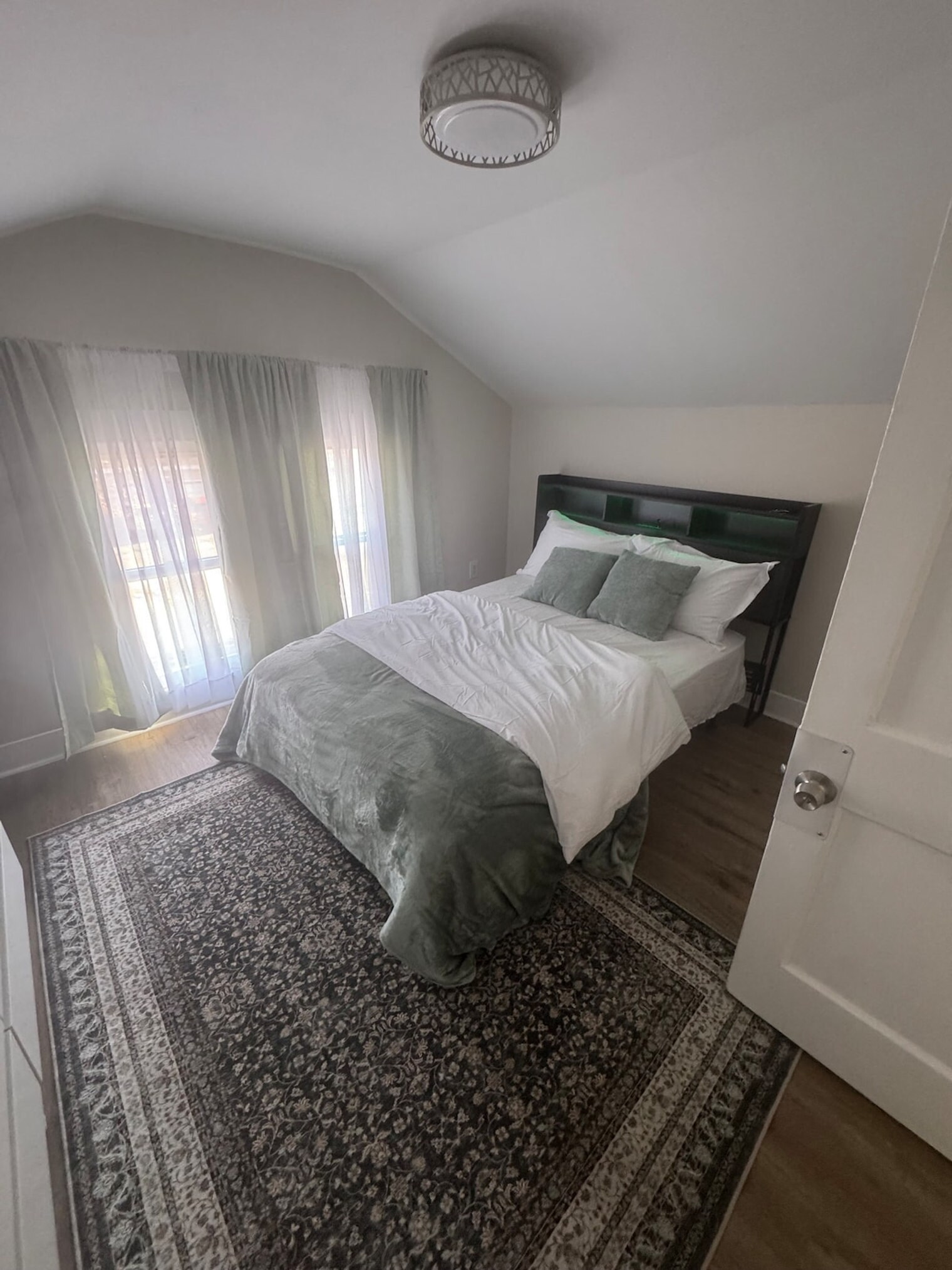 Building Photo - 1106 Central Ave