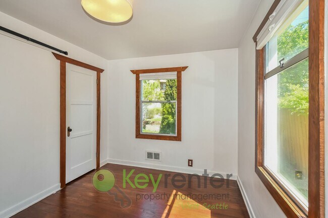Building Photo - Clean Design and Easy Living in Seattle