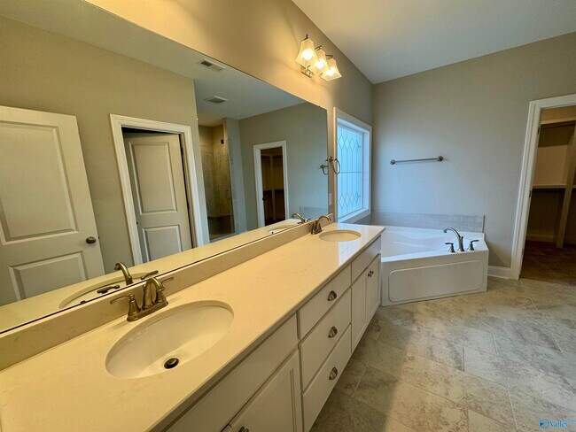 Building Photo - 4353 SE Willow Bend Ln